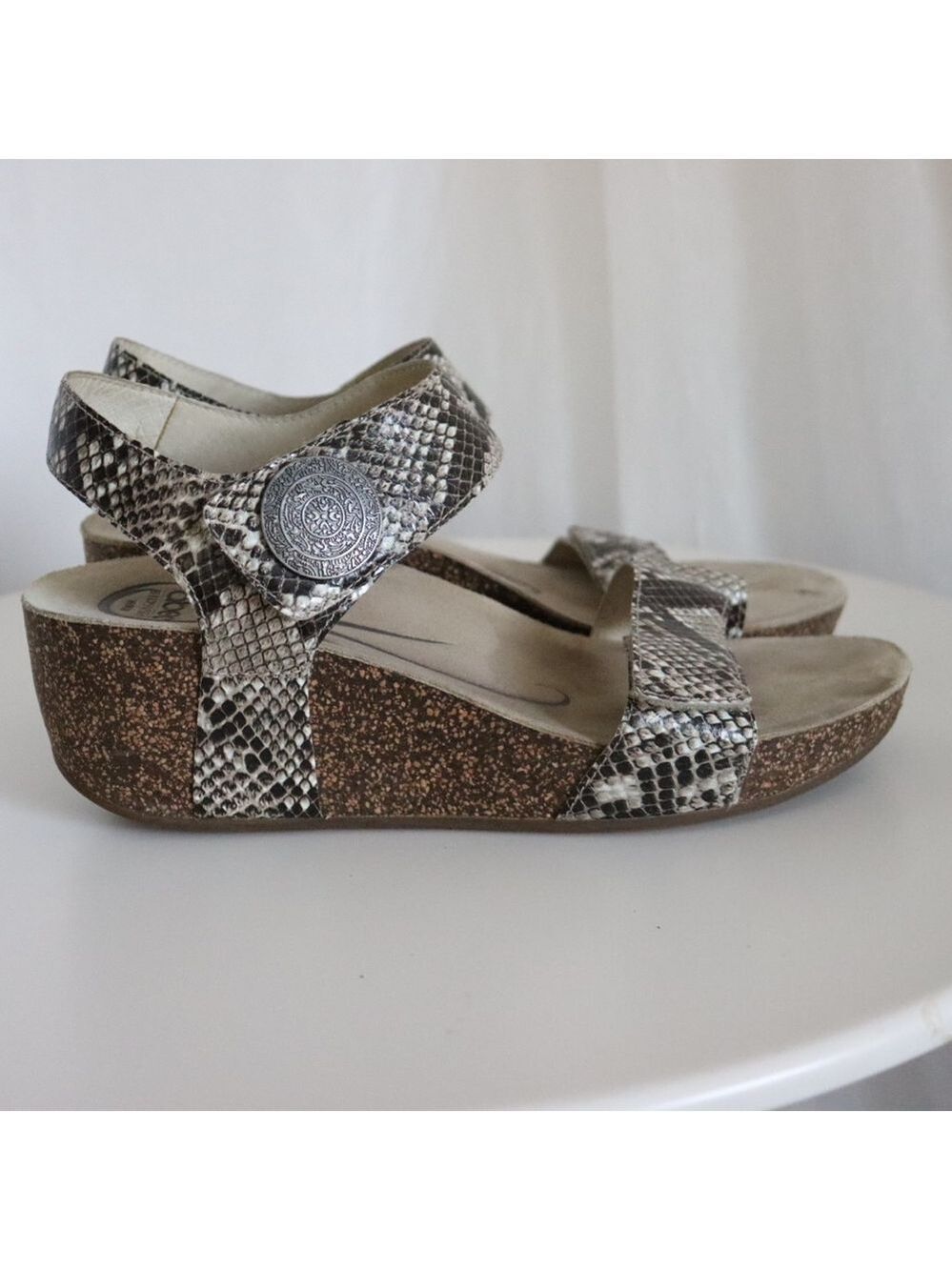 ABEO B.I.O.system “Una Metatarsal” Snake Skin Print Wedge Sandals - Picture 5 of 16